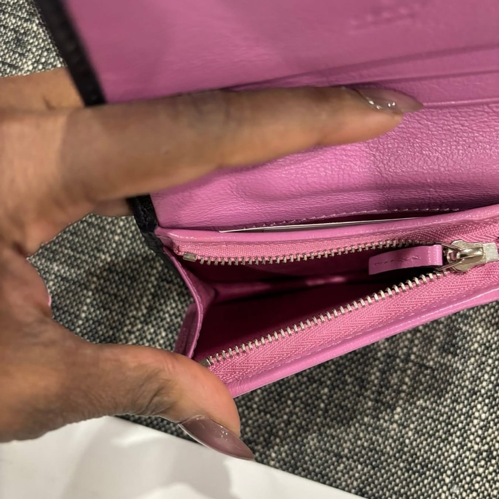 EUC Authentic Gucci Colorful Green, Yellow and Pink Wallet - Picture 4 of 8